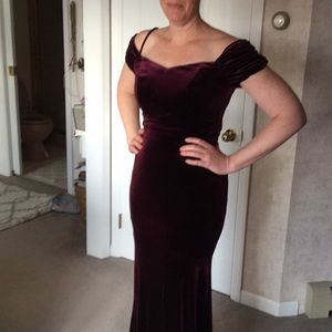 Stunning Nicole Miller gown